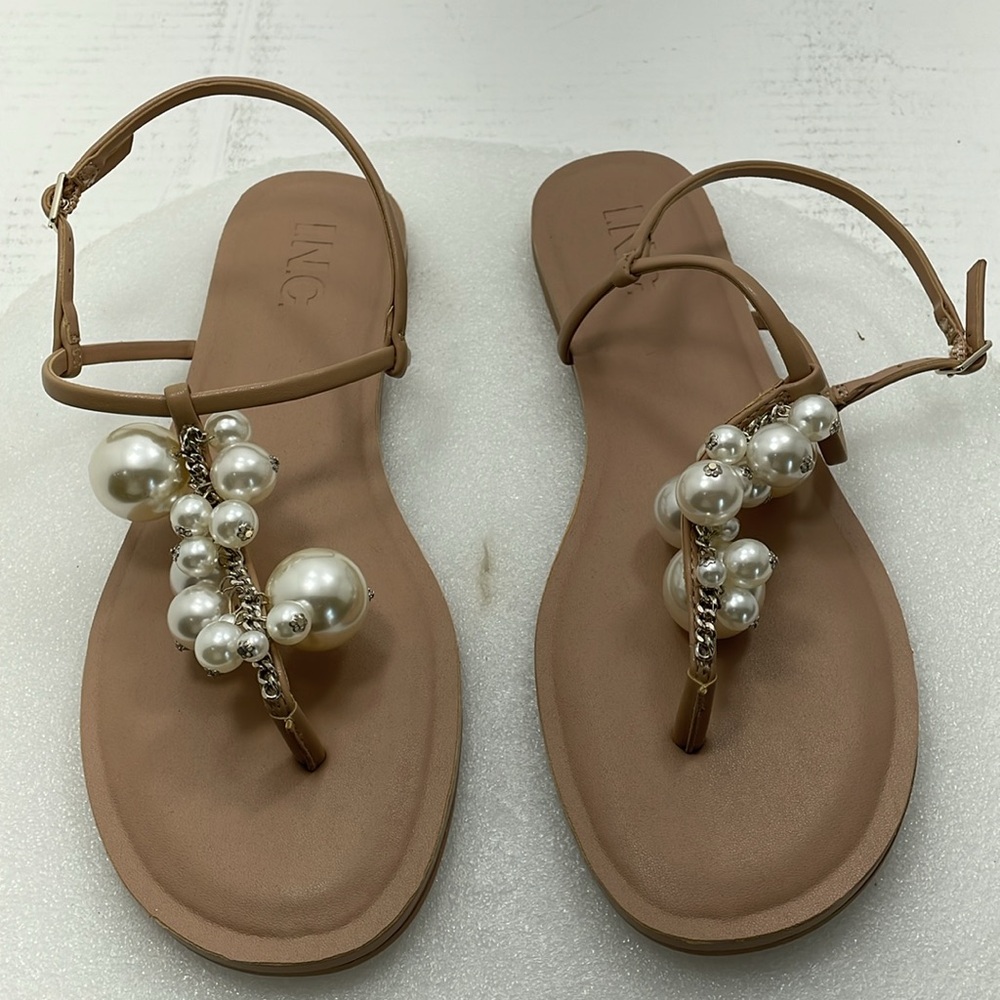 I.N.C Paeryn Flat Sandals, Cream, Women Size 7.5  Item#516